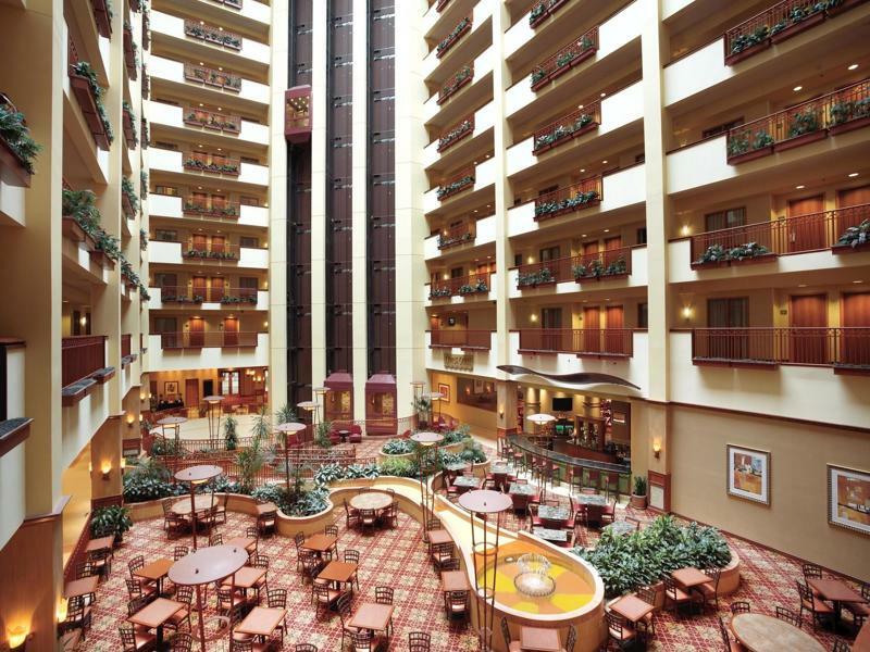 Embassy Suites By Hilton Saint Louis Saint Charles Buitenkant foto